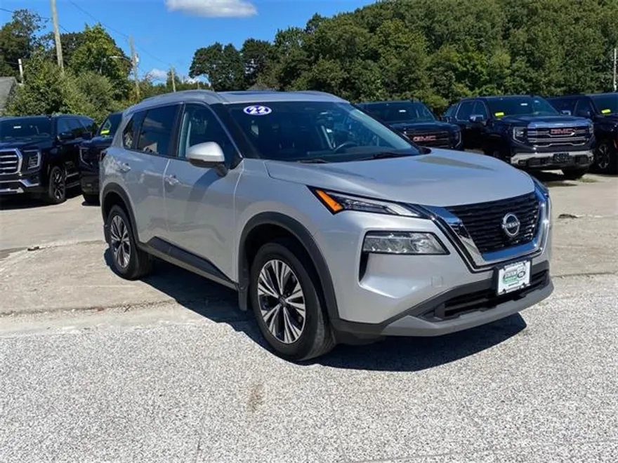 2022 Nissan Rogue SV photo 1