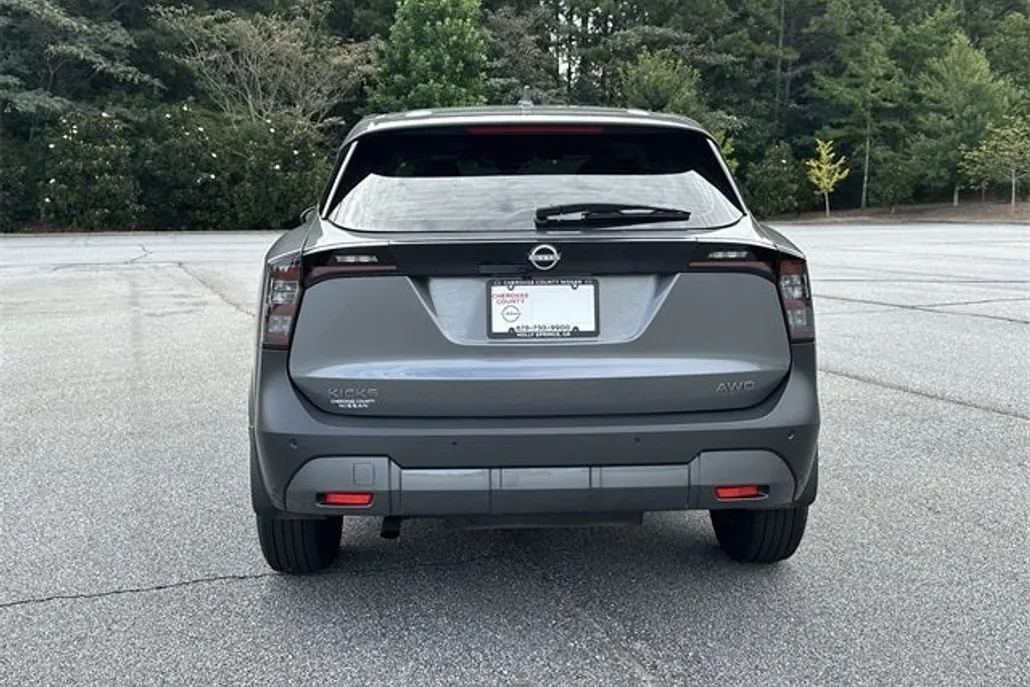 2025 Nissan Kicks S photo 1
