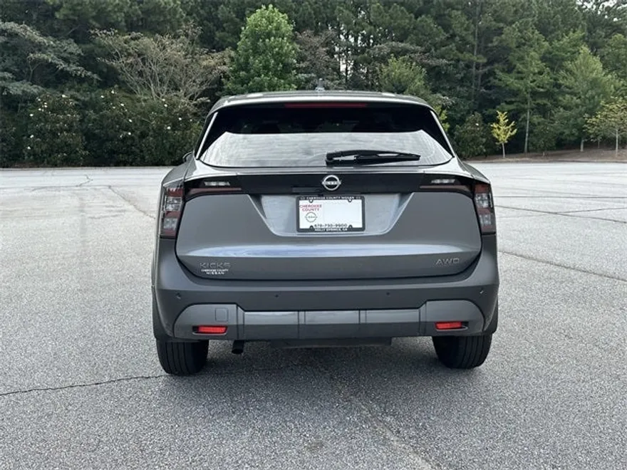 2025 Nissan Kicks S photo 1
