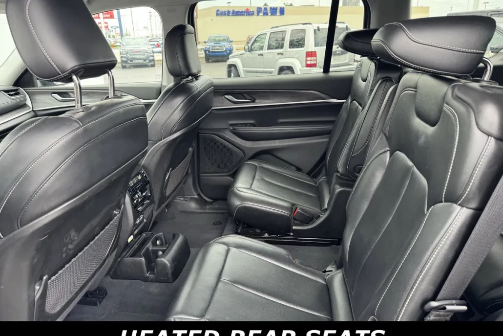 2023 Jeep Grand Cherokee Limited photo 1