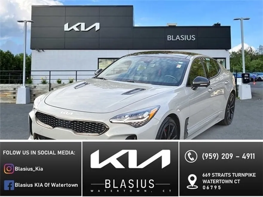 2023 Kia Stinger GT2 photo 1