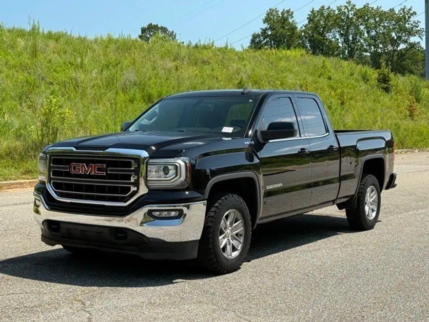 2017 Gmc Sierra 1500 SLE photo 1