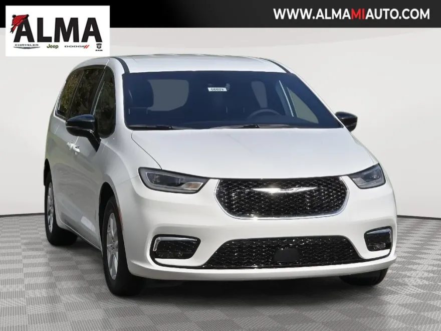 2026 Chrysler Pacifica photo 1
