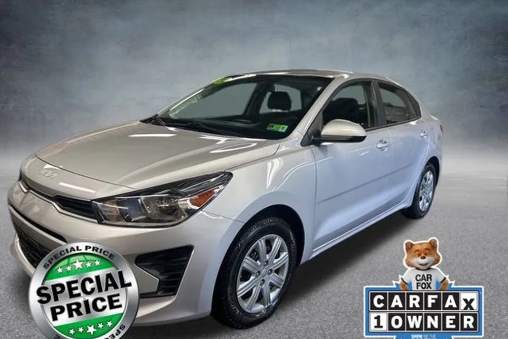 2022 Kia Rio S photo 1