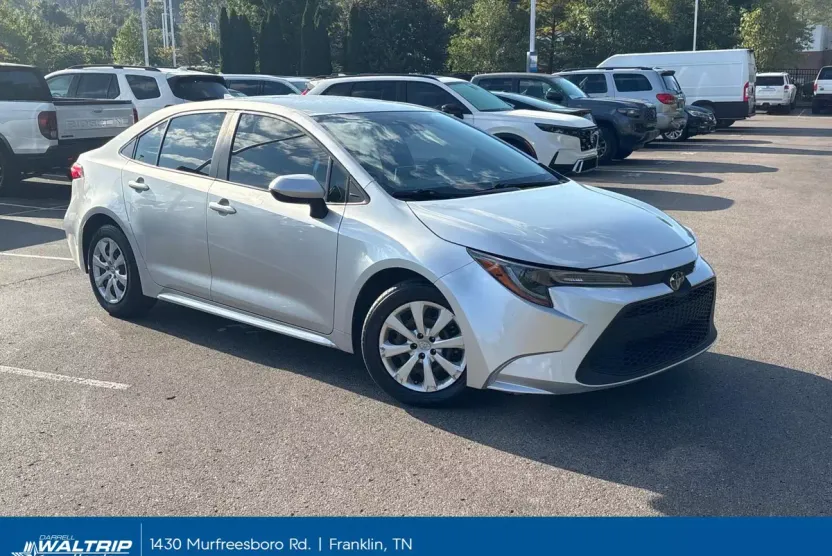 2020 Toyota Corolla LE photo 1