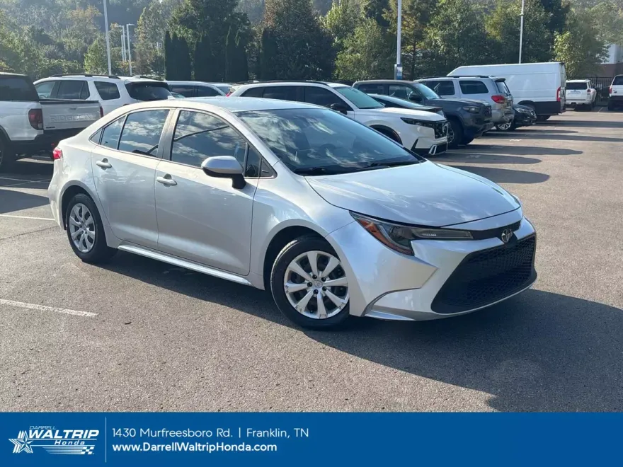 2020 Toyota Corolla LE photo 1