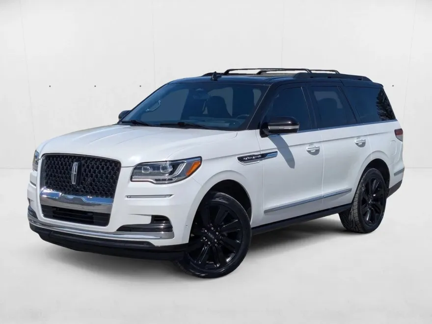 2022 Lincoln Navigator Black Label photo 1