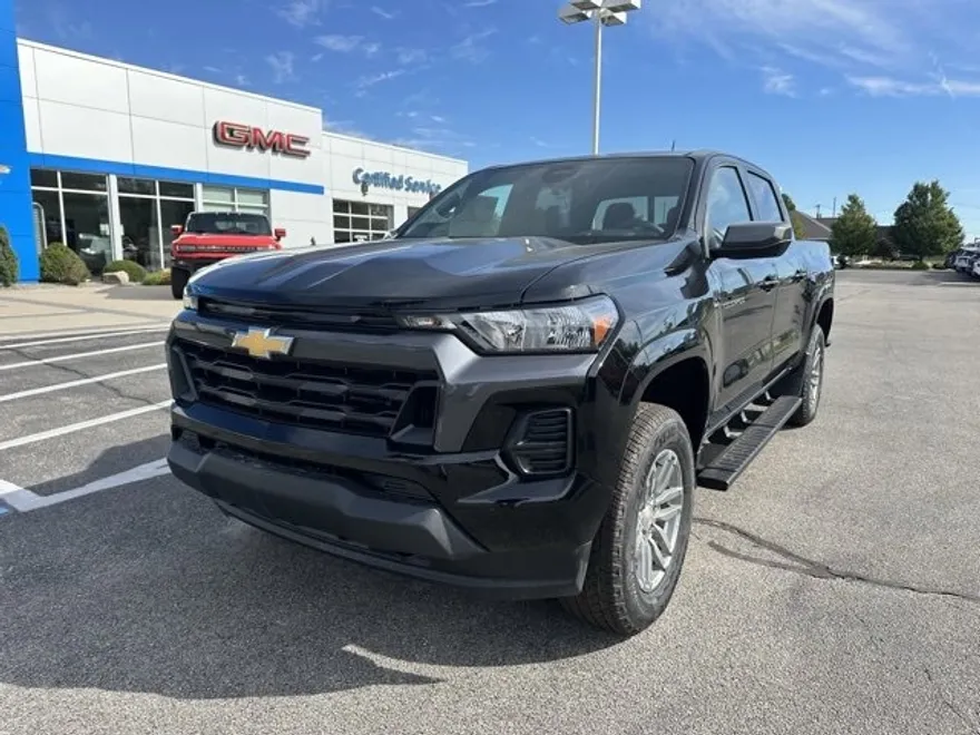 2026 Chevrolet Colorado LT photo 1