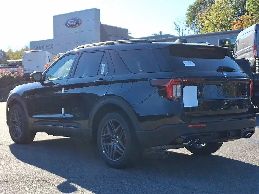 2025 Ford Explorer ST photo 1
