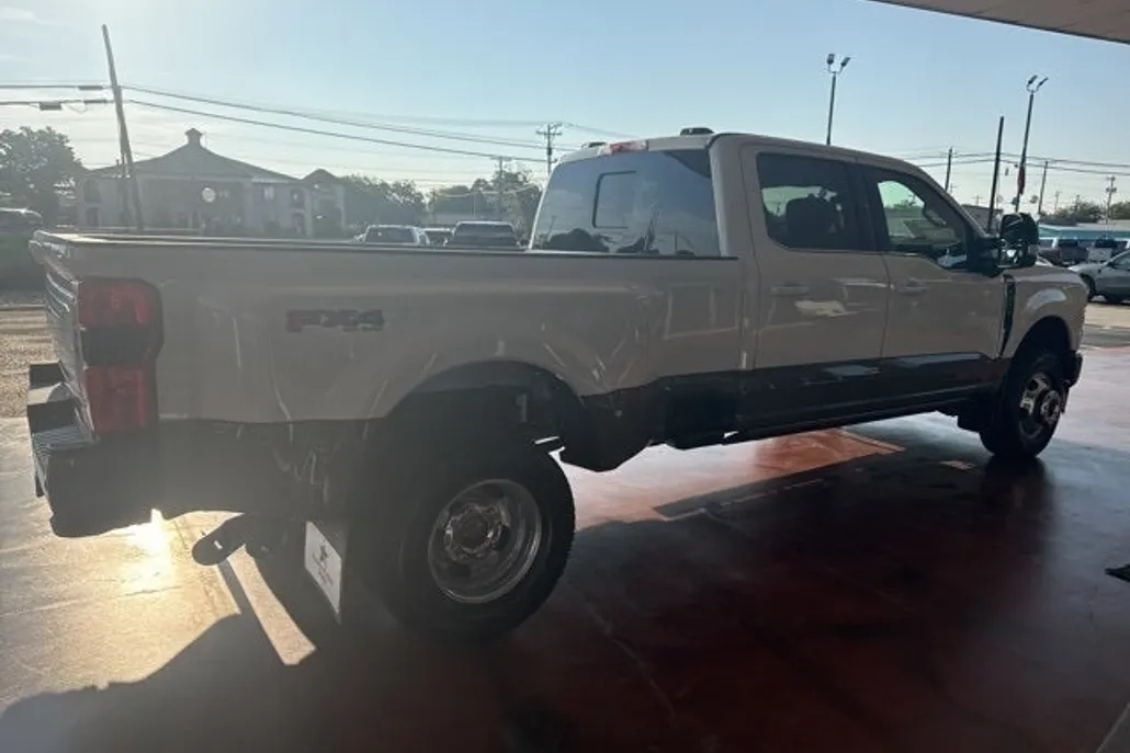 2026 Ford F-350 photo 1