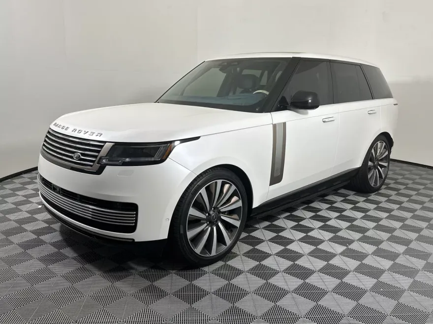 2025 Land Rover Range Rover SV photo 1