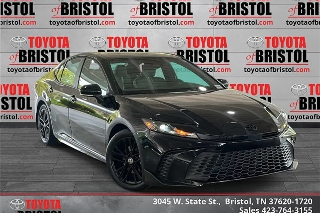 2026 Toyota Camry SE photo 1