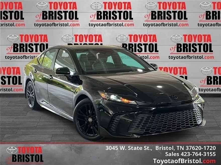 2026 Toyota Camry SE photo 1