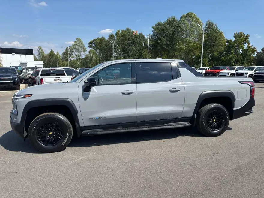 2025 Chevrolet Silverado EV LT photo 1