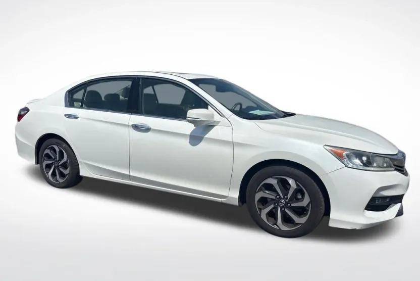2017 Honda Accord EX-L V6 photo 1