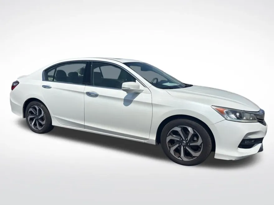 2017 Honda Accord EX-L V6 photo 1