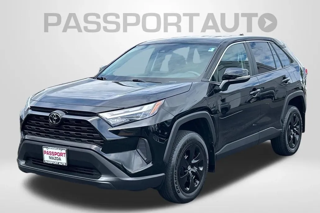 2024 Toyota RAV4 LE photo 1