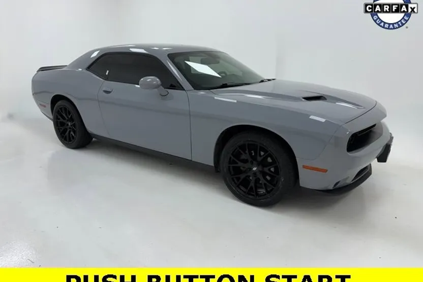 2020 Dodge Challenger SXT photo 1