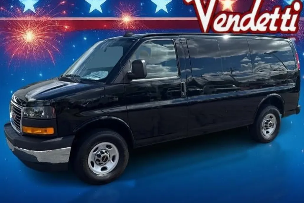 2025 Gmc Savana Passenger 2500 LT photo 1