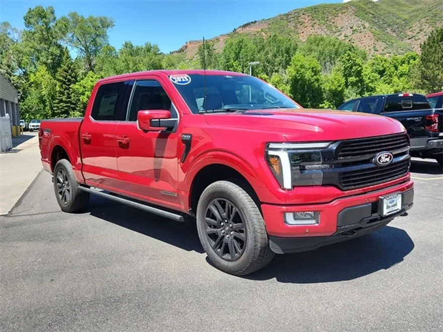 2025 Ford F-150 Platinum photo 1