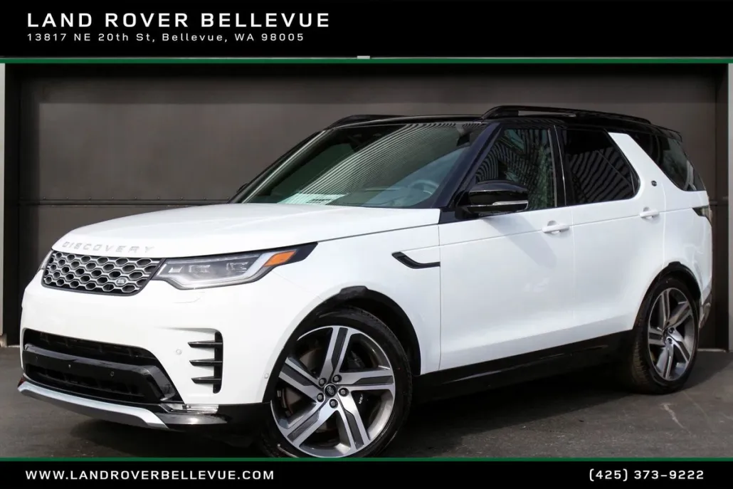 2024 Land Rover Discovery Metropolitan Edition photo 1