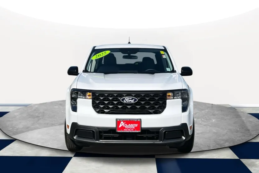 2025 Ford Maverick XLT photo 1