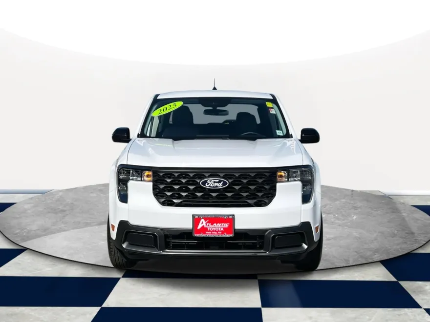 2025 Ford Maverick XLT photo 1