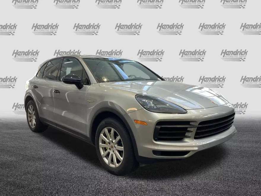 2022 Porsche Cayenne E-Hybrid photo 1