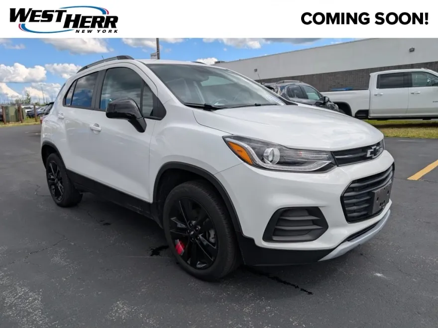 2022 Chevrolet Trax LT photo 1