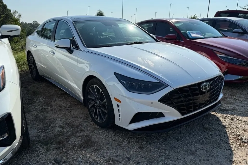 2022 Hyundai Sonata Limited photo 1