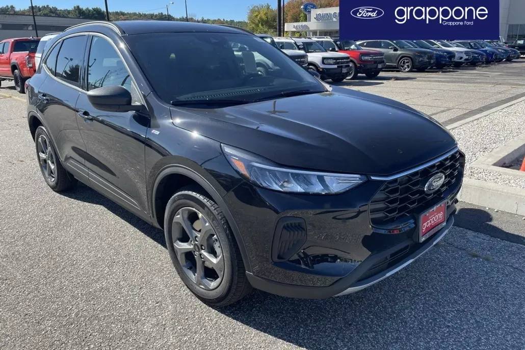2026 Ford Escape ST-Line photo 1