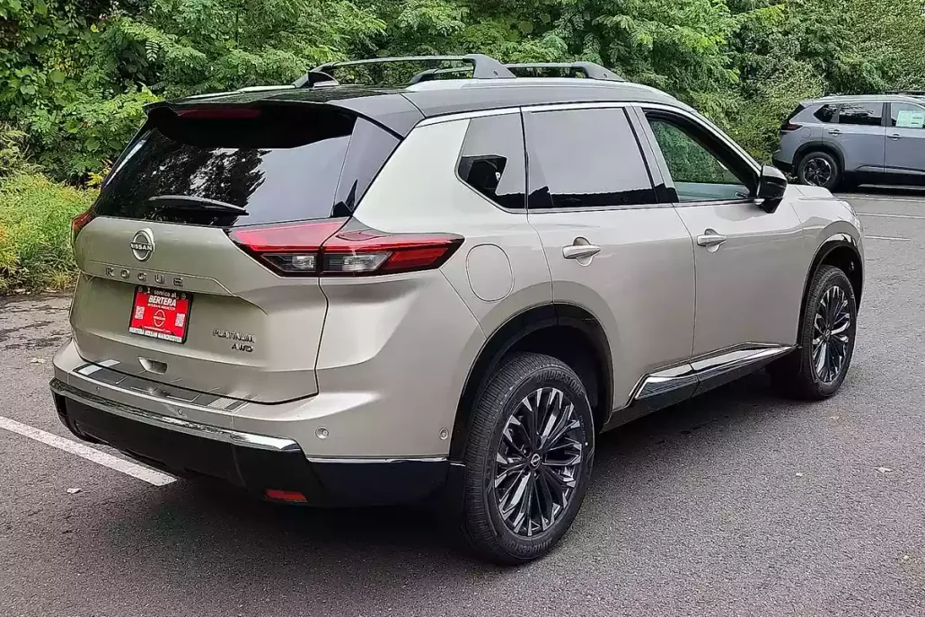 2026 Nissan Rogue Platinum photo 1