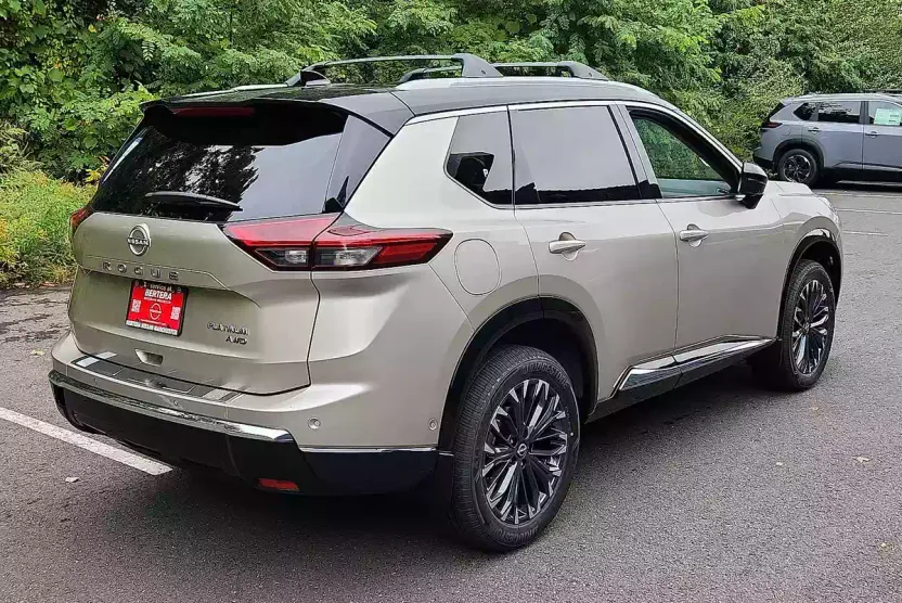 2026 Nissan Rogue Platinum photo 1