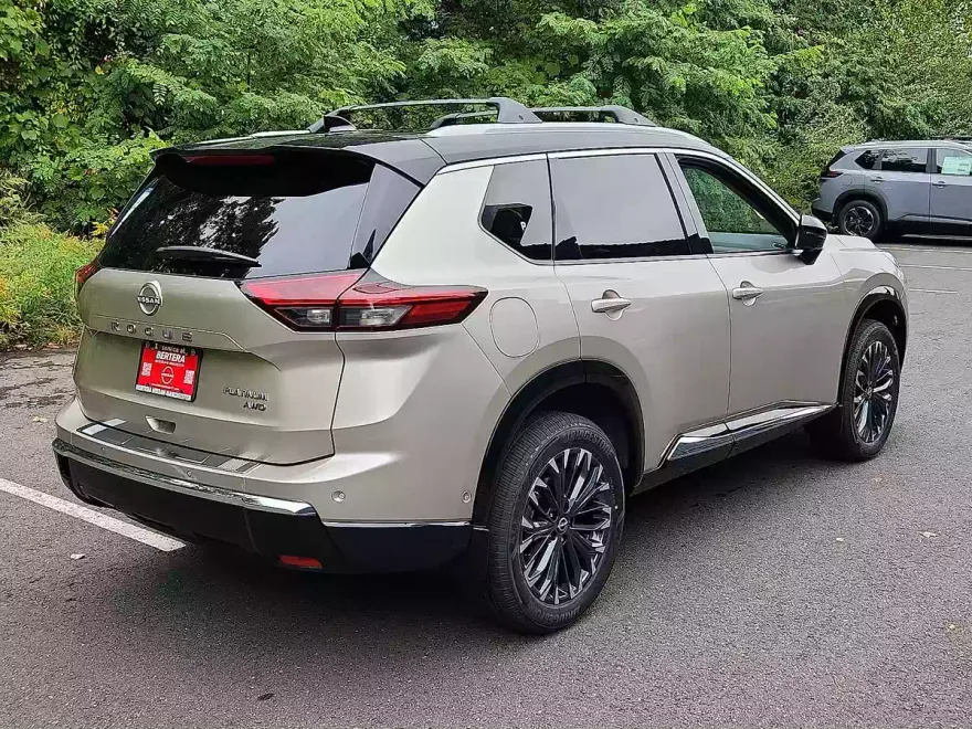 2026 Nissan Rogue Platinum photo 1