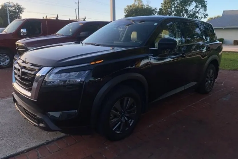 2024 Nissan Pathfinder S photo 1