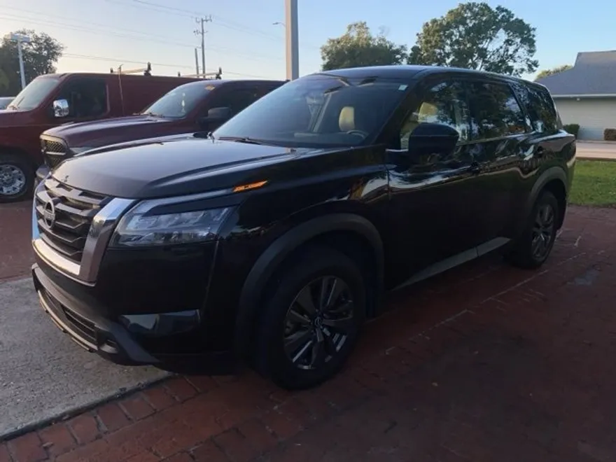 2024 Nissan Pathfinder S photo 1