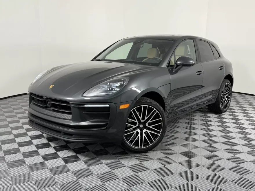 2025 Porsche Macan T photo 1