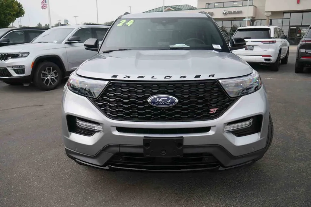 2024 Ford Explorer ST photo 1