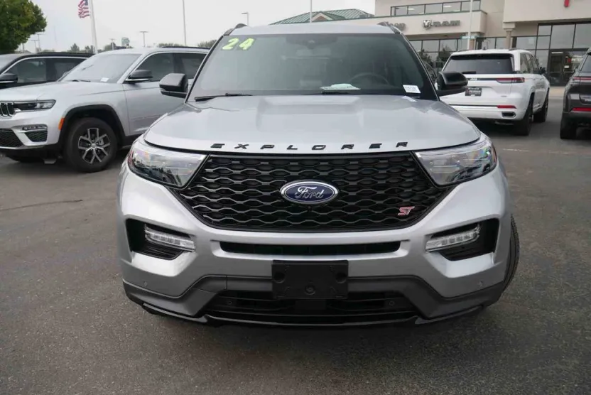 2024 Ford Explorer ST photo 1