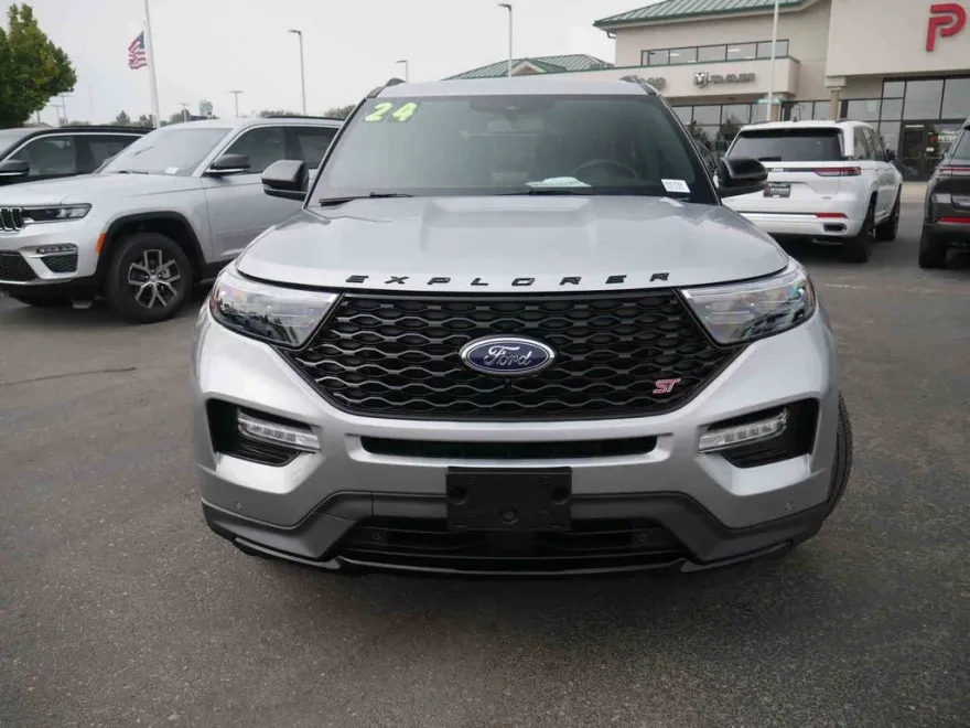 2024 Ford Explorer ST photo 1
