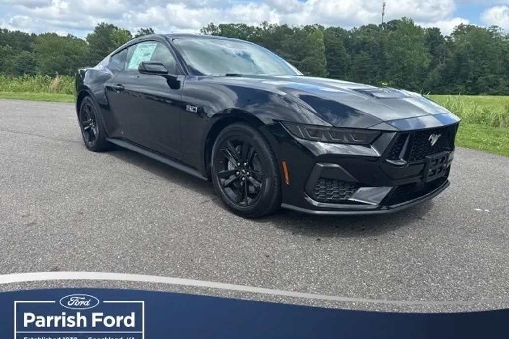 2025 Ford Mustang GT photo 1