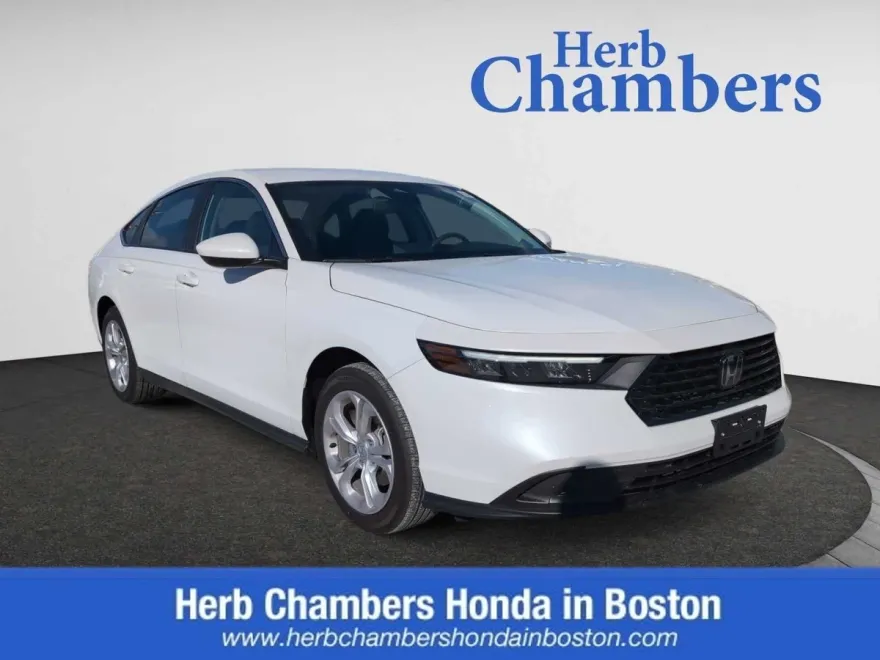 2025 Honda Accord LX photo 1