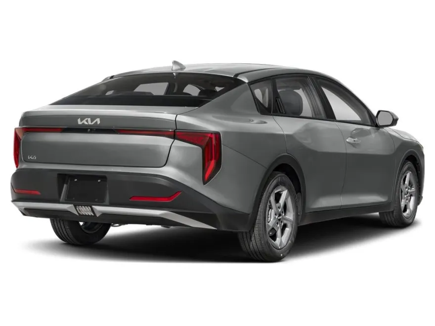 2025 Kia K4 LXS photo 1