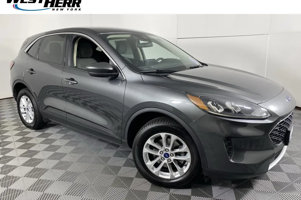 2020 Ford Escape SE photo 1