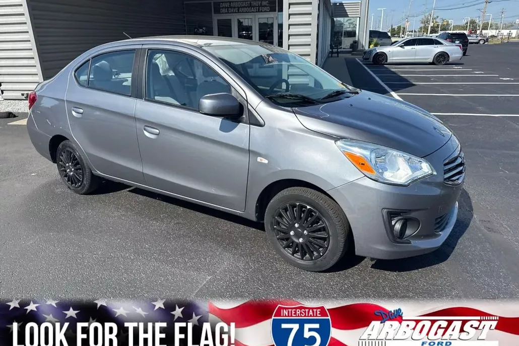 2017 Mitsubishi Mirage G4 ES photo 1