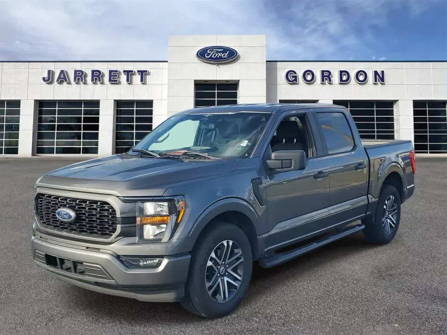 2023 Ford F-150 XL photo 1