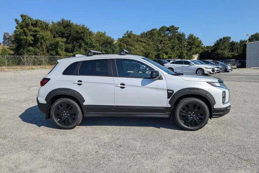 2025 Mitsubishi Outlander Sport ES SE LE photo 1