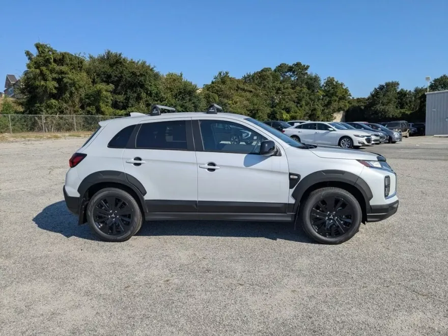 2025 Mitsubishi Outlander Sport ES SE LE photo 1