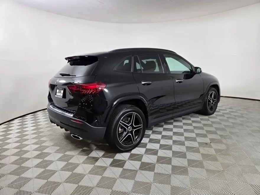 2025 Mercedes Benz GLA 250 4MATIC photo 1