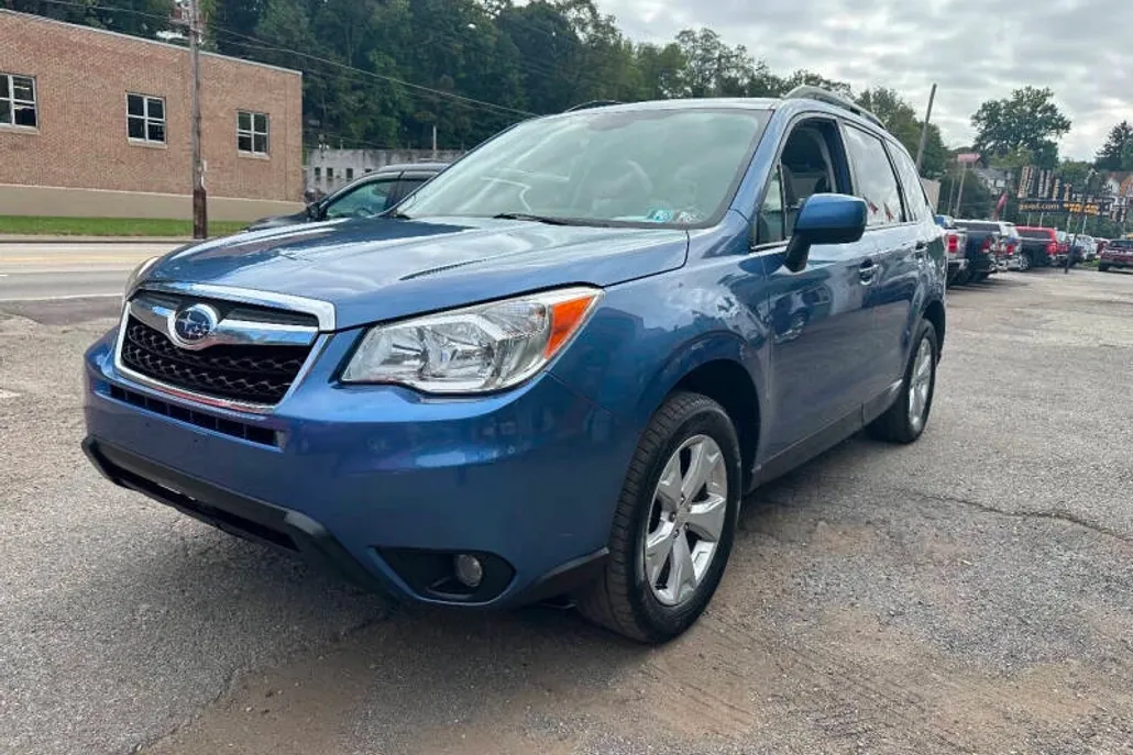 2016 Subaru Forester 2.5i Premium photo 1